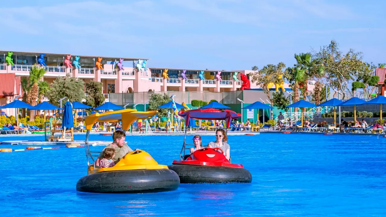 الفندق الباتروس ووتر فالي ريزورت نيفير لاند - الغردقة